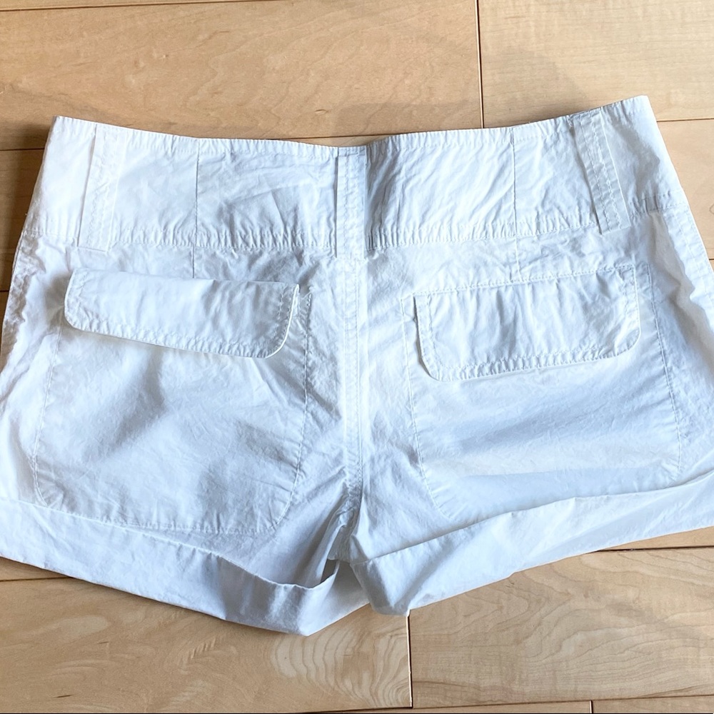 refuge White Cotton Casual Women's Shorts - Picture 3 of 3